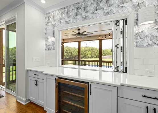 Holiday Home Preparation: Exterior & Interior Renovations for a Festive Season